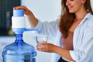 Como escolher uma distribuidora de água confiável